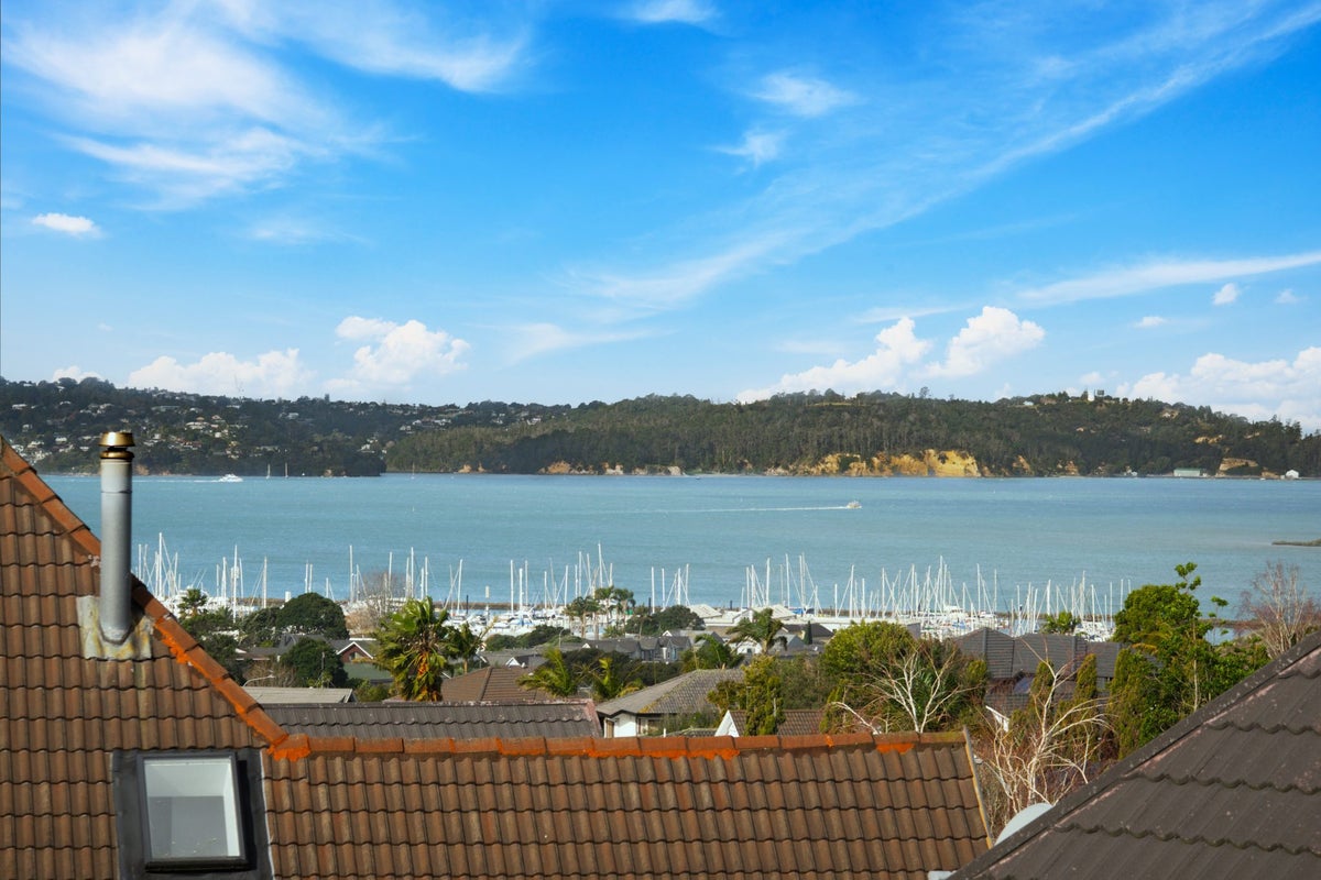 27 Cherub Place, West Harbour, Auckland - Carousel 2