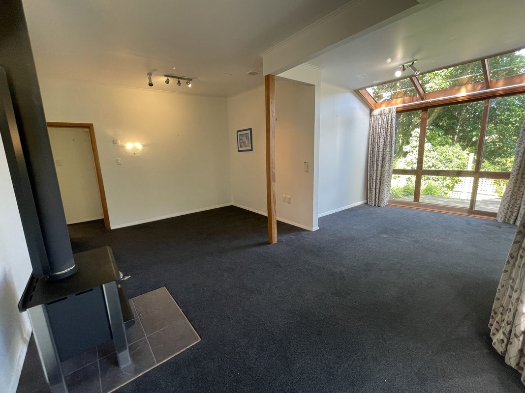 10 Korimako Road, Days Bay, Lower Hutt - Carousel 2