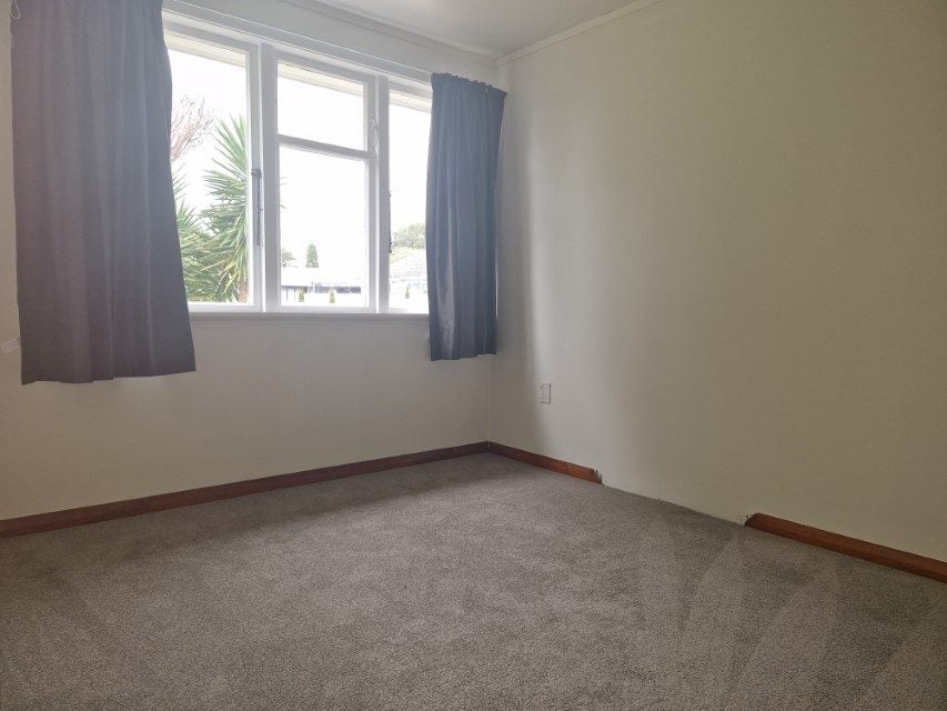 2/54 Lismore Street, Merrilands, New Plymouth - Carousel 6