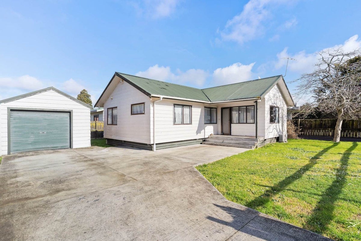 2/153 Old Wairoa Road, Papakura, Papakura - Carousel 1