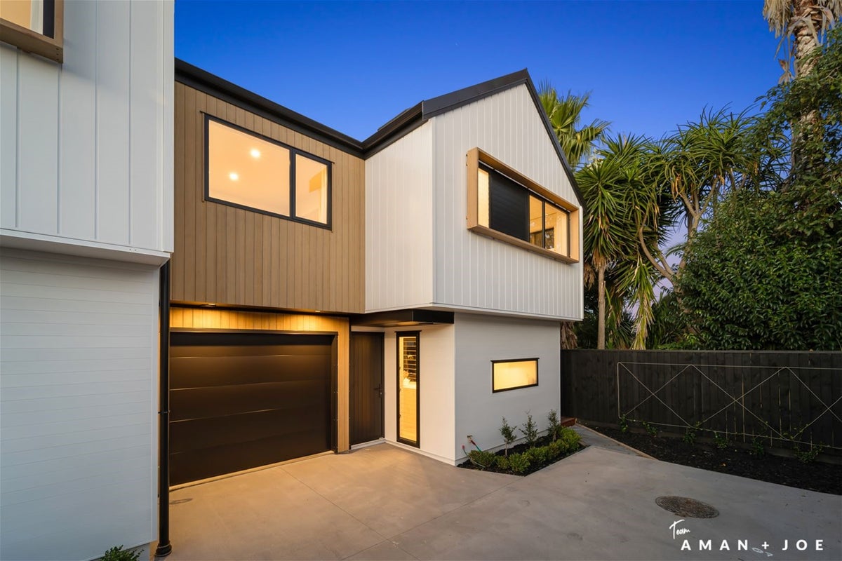 70F Neil Avenue, Te Atatu Peninsula, Auckland - Carousel 1
