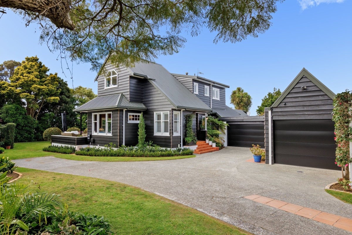 74 Kings Avenue, Matua, Tauranga - Carousel 1