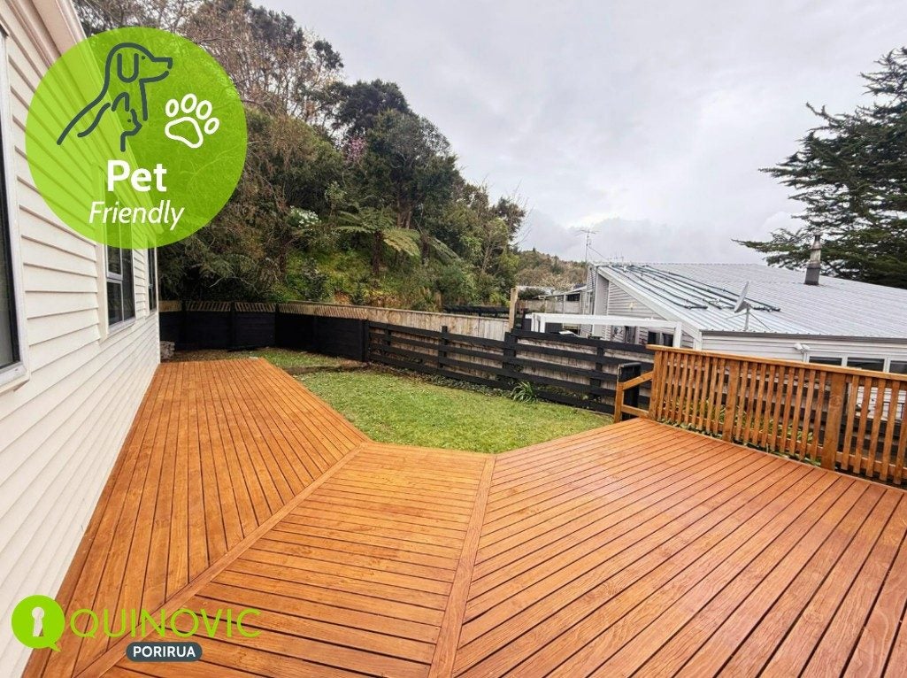 11 Solander Place, Whitby, Porirua - Carousel 1