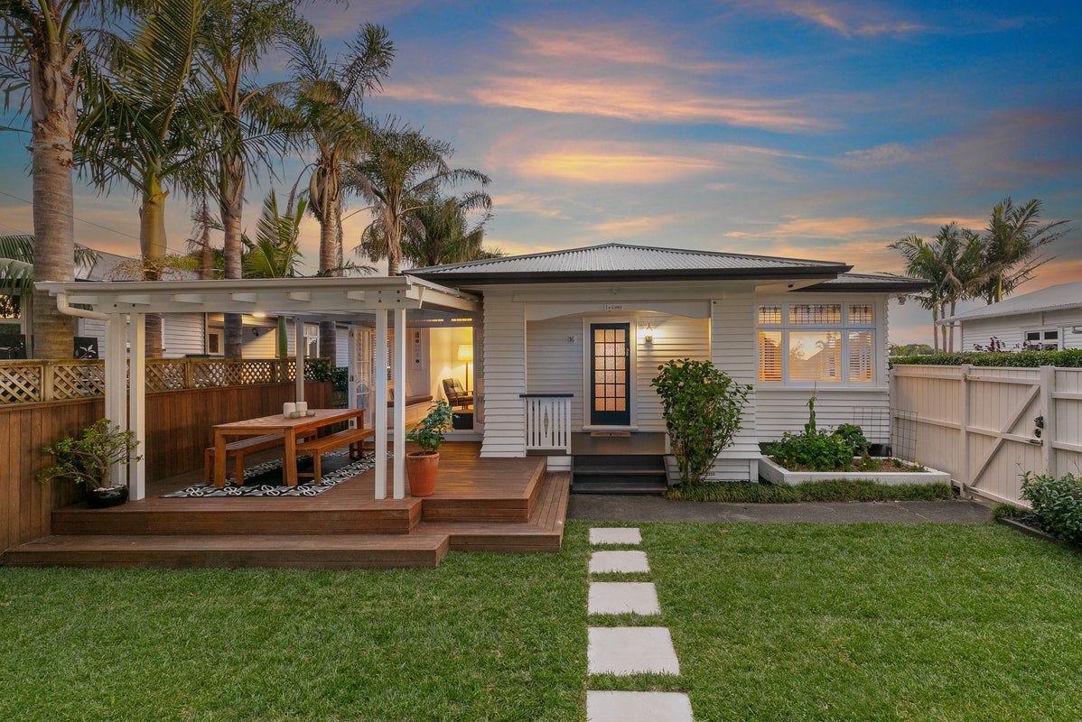 16 Alberta Street, Point Chevalier, Auckland - Carousel 1