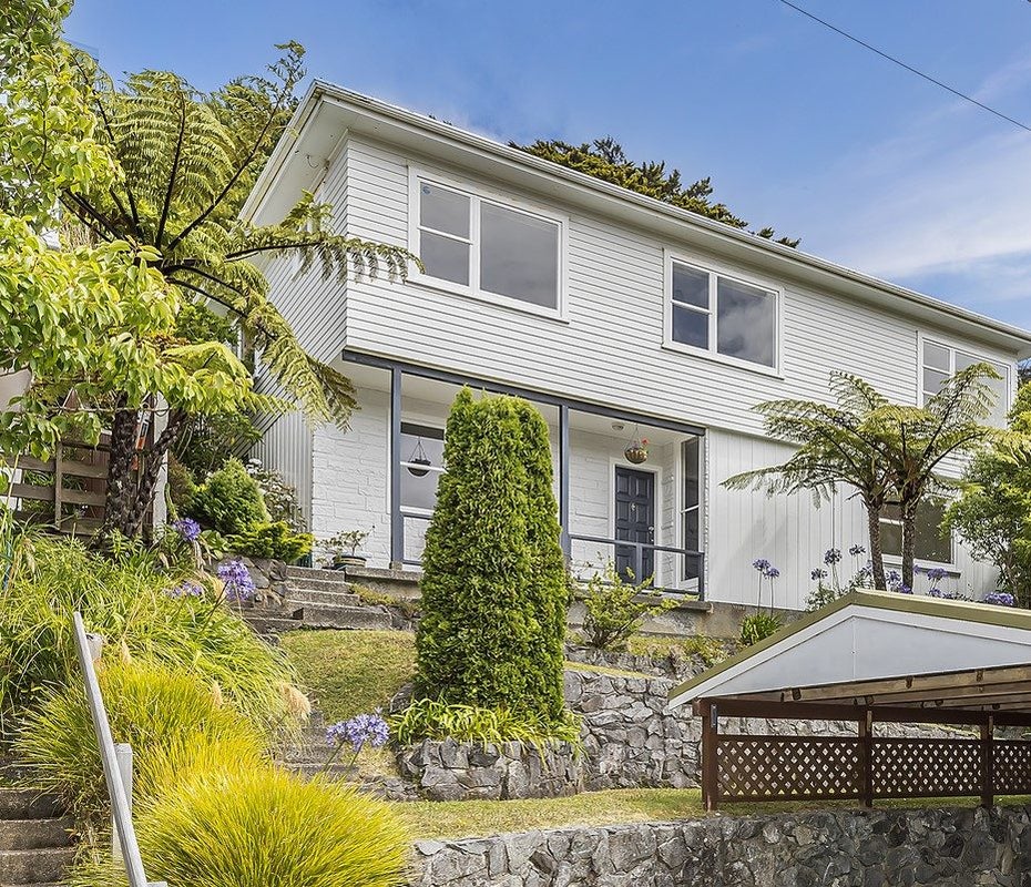 40 St Albans Avenue, Karori, Wellington - Carousel 1