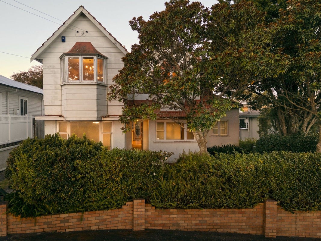 128 River Road, Hamilton East, Hamilton - Carousel 1