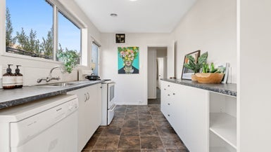 1/11 Trafalgar Street, St Albans, Christchurch - Carousel 1