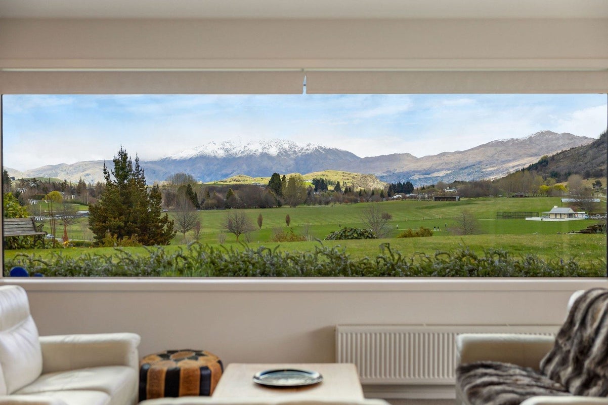 4 Shaw Street, Arrowtown, Arrowtown - Carousel 1
