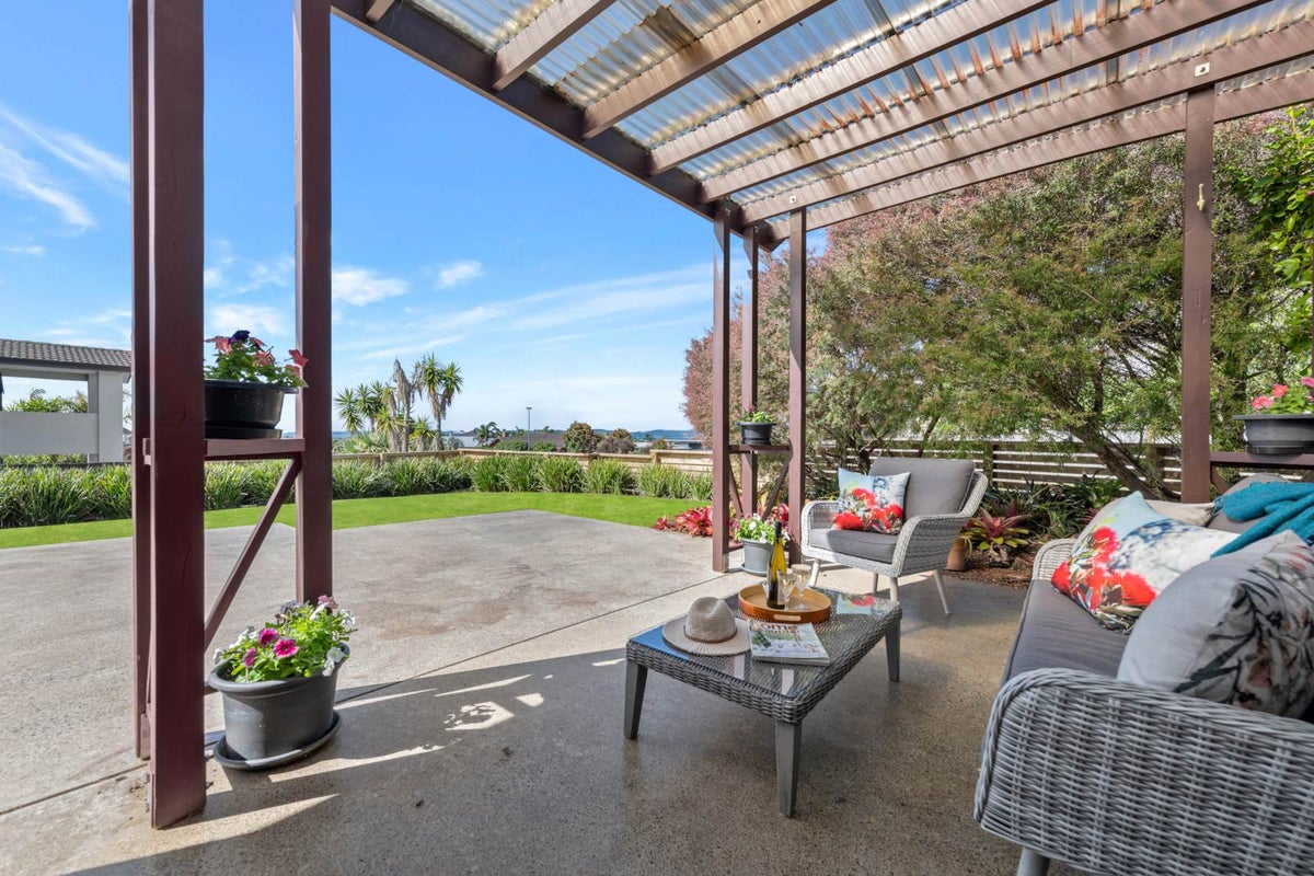 20 Columbia Crescent, Beachlands, Auckland - Carousel 2