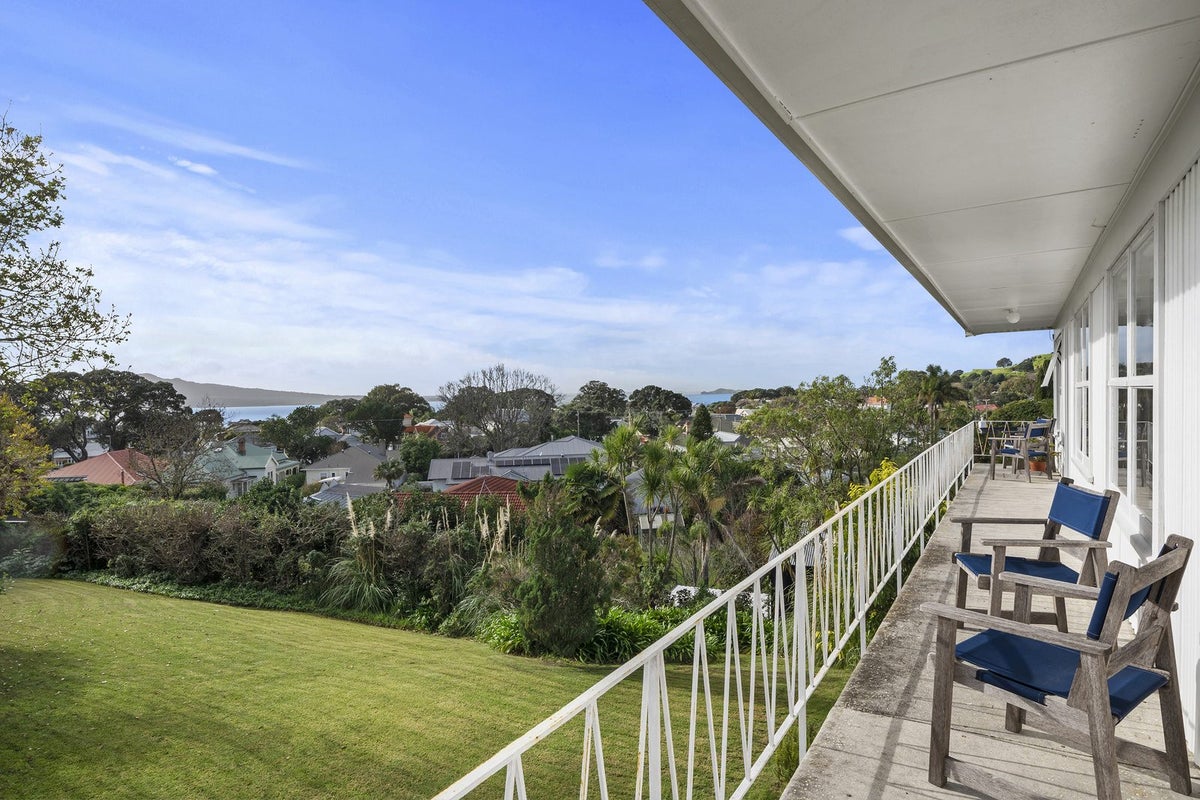 9/38 Vauxhall Road, Devonport, Auckland - Carousel 1