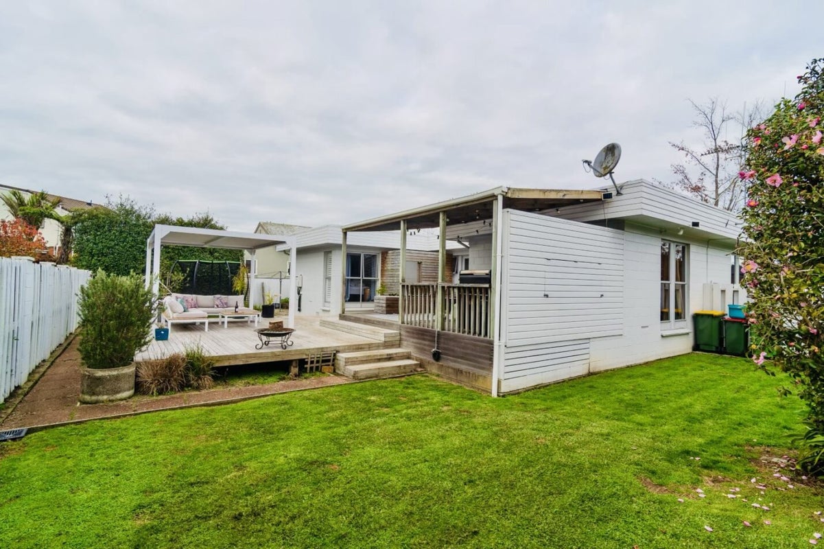 10 Storey Avenue, Forest Lake, Hamilton - Carousel 20