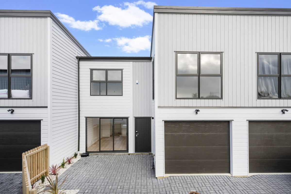 7C Agar Place, Favona, Auckland - Carousel 1