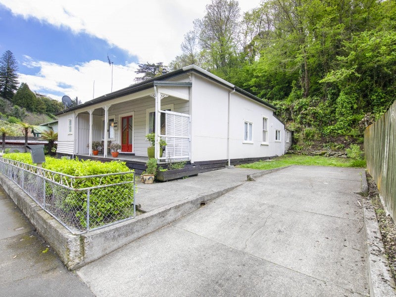 99 Shakespeare Road, Bluff Hill, Napier - Carousel 2