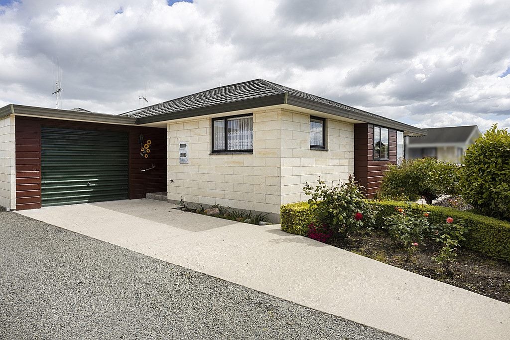 52A Till Street, South Hill, Oamaru - Carousel 1