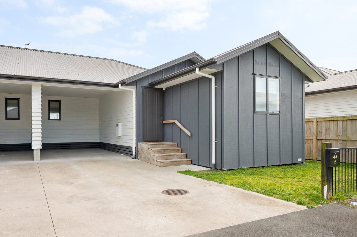 2/43 Smith Street, Frankton, Hamilton - Carousel 1