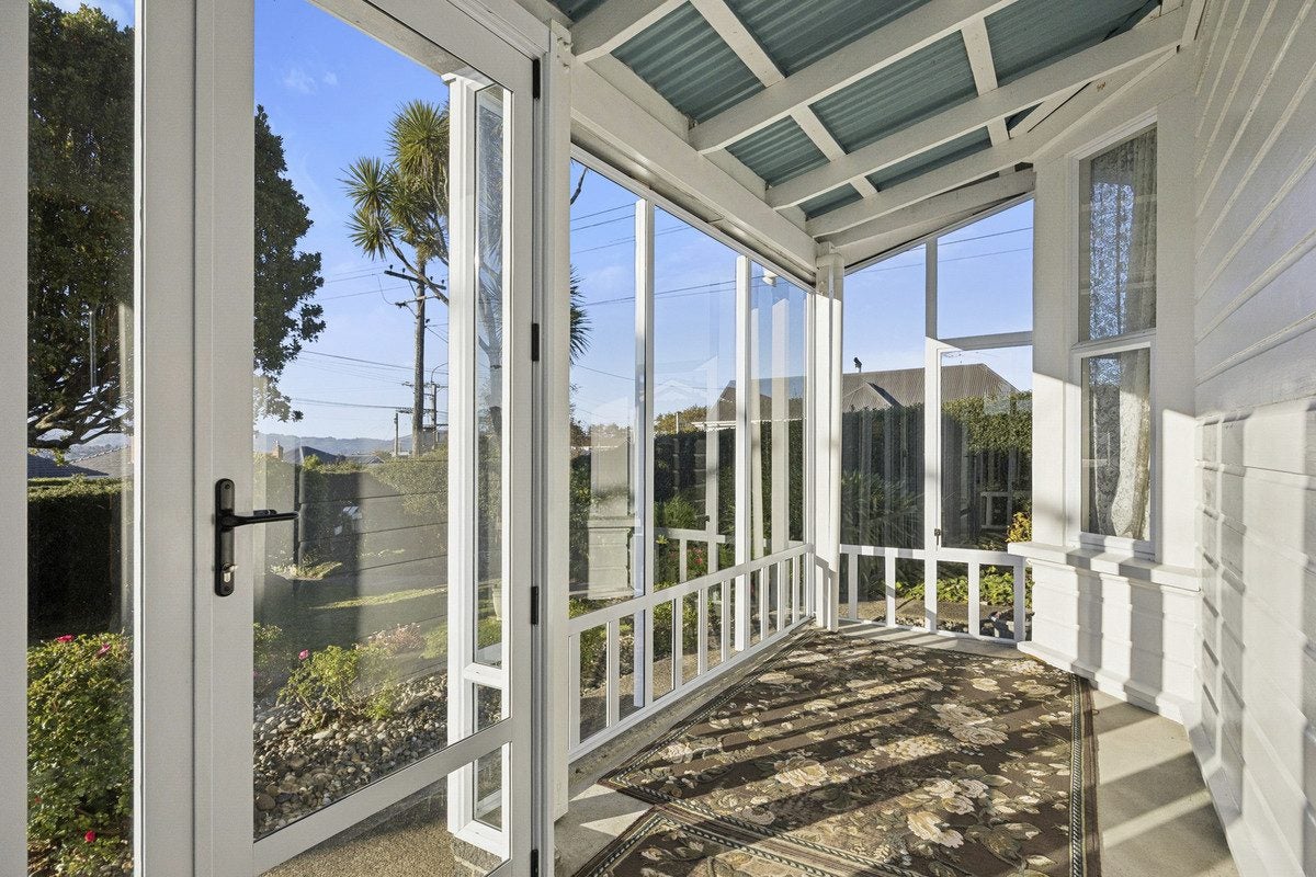 37 Mornington Road, Balaclava, Dunedin - Carousel 2