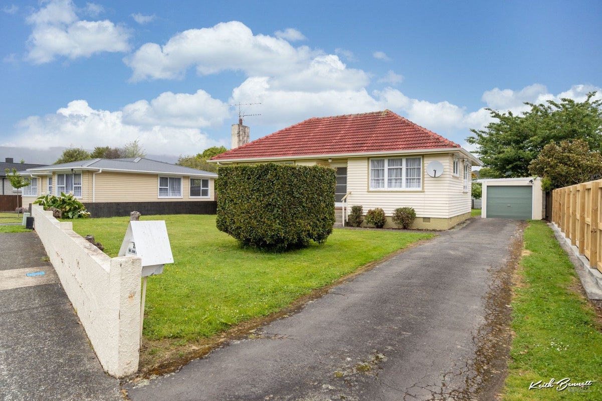 23 McLeod Street, Elderslea, Upper Hutt - Carousel 15