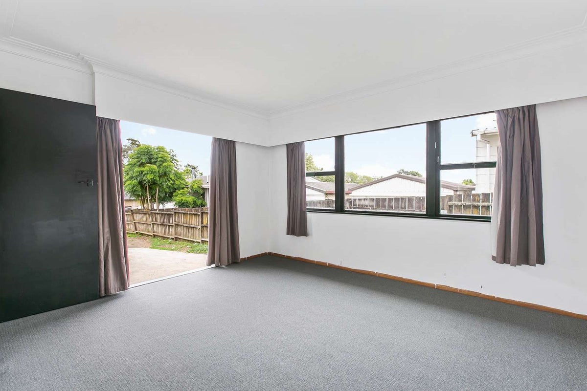 228 Dominion Road, Red Hill, Papakura - Carousel 1
