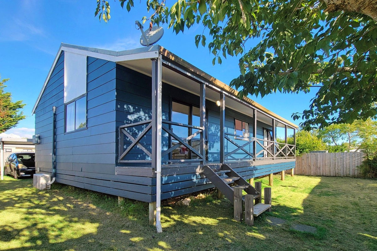 1 Silkwood Lane, Melville, Hamilton - Carousel 1