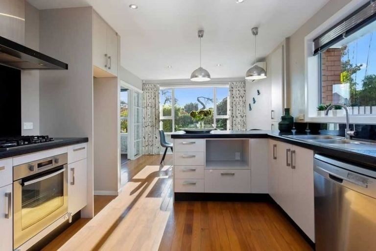 5 Skye Place, Burnside, Christchurch - Carousel 2