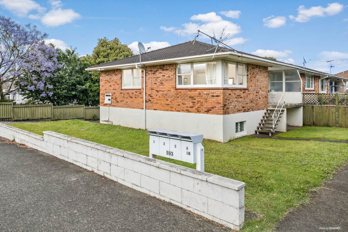 1/593 Manukau Road, Epsom, Auckland - Carousel 1