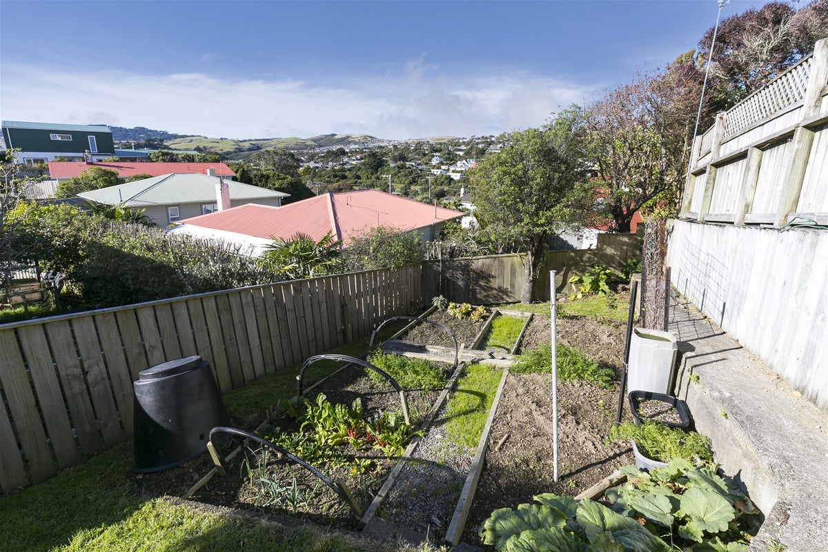 6 Hawtrey Terrace, Johnsonville, Wellington - Carousel 19