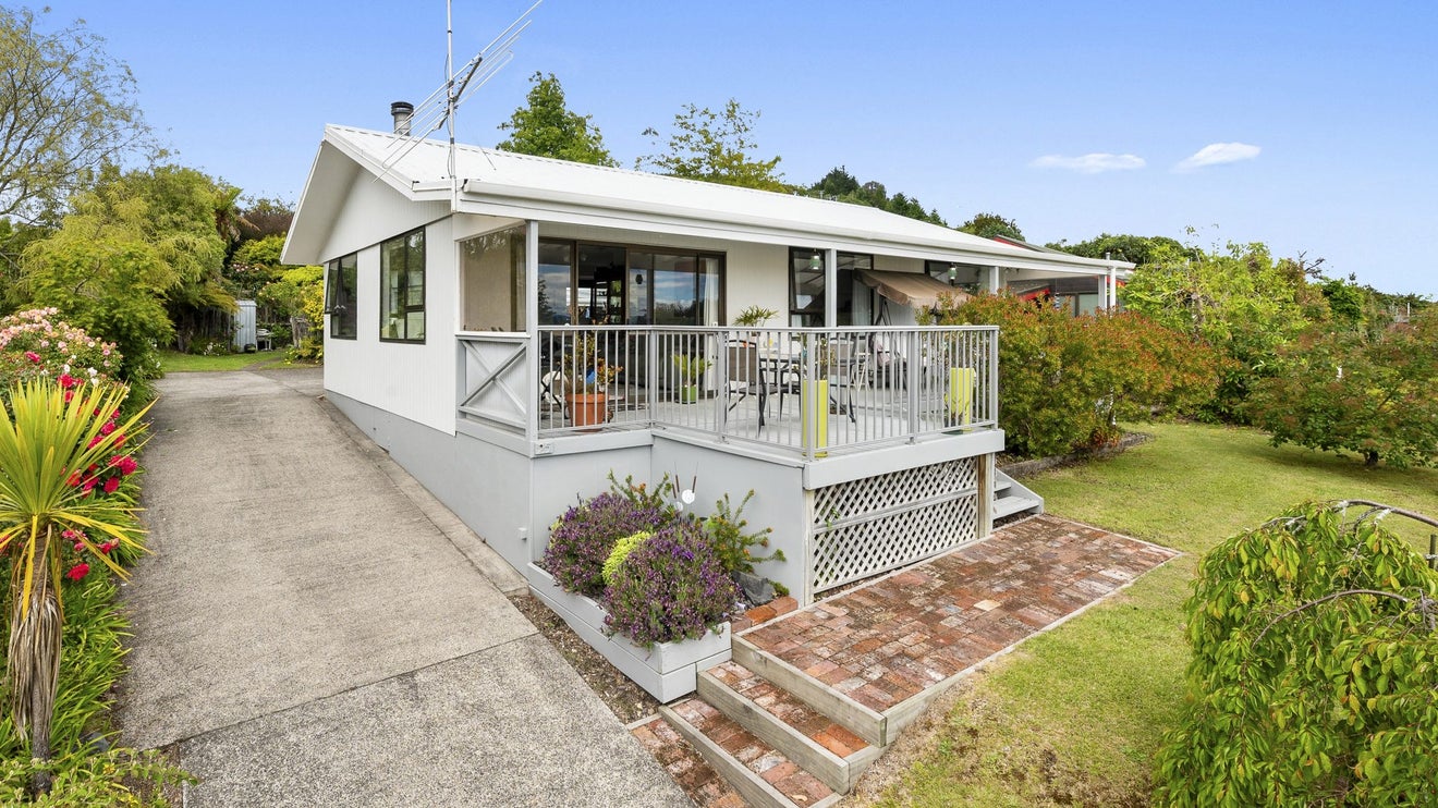 25 Rangimoana Avenue, Motuoapa, Motuoapa - Carousel 1