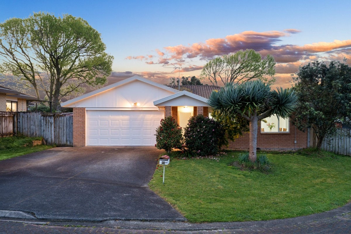 20 Greenberry Drive, Ranui, Auckland - Carousel 1