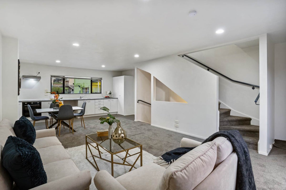 7/17A Delta Ave, New Lynn, Waitakere - Carousel 2