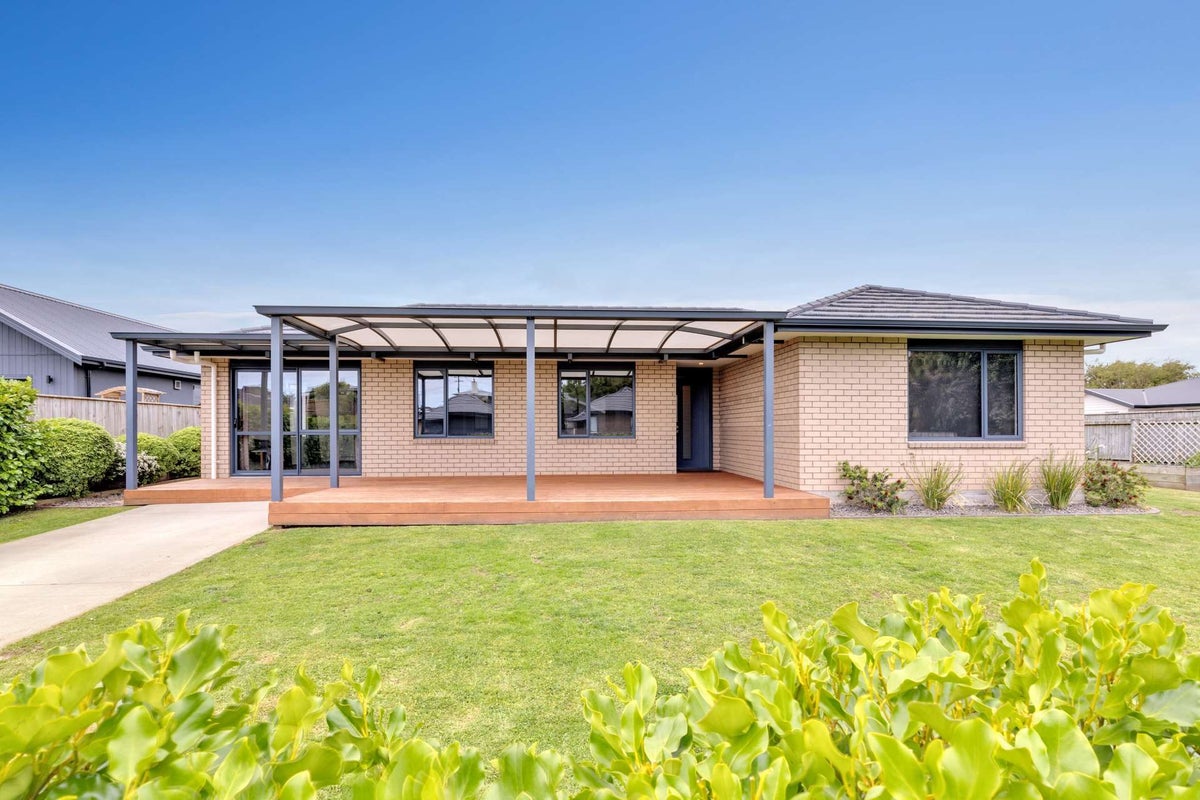 4 Buckingham Place, Springvale, Whanganui - Carousel 1