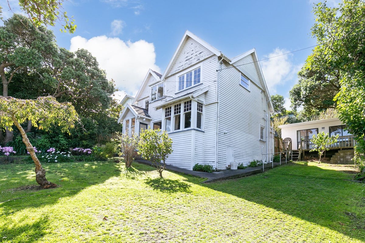33B Hamilton Road, Hataitai, Wellington - Carousel 1