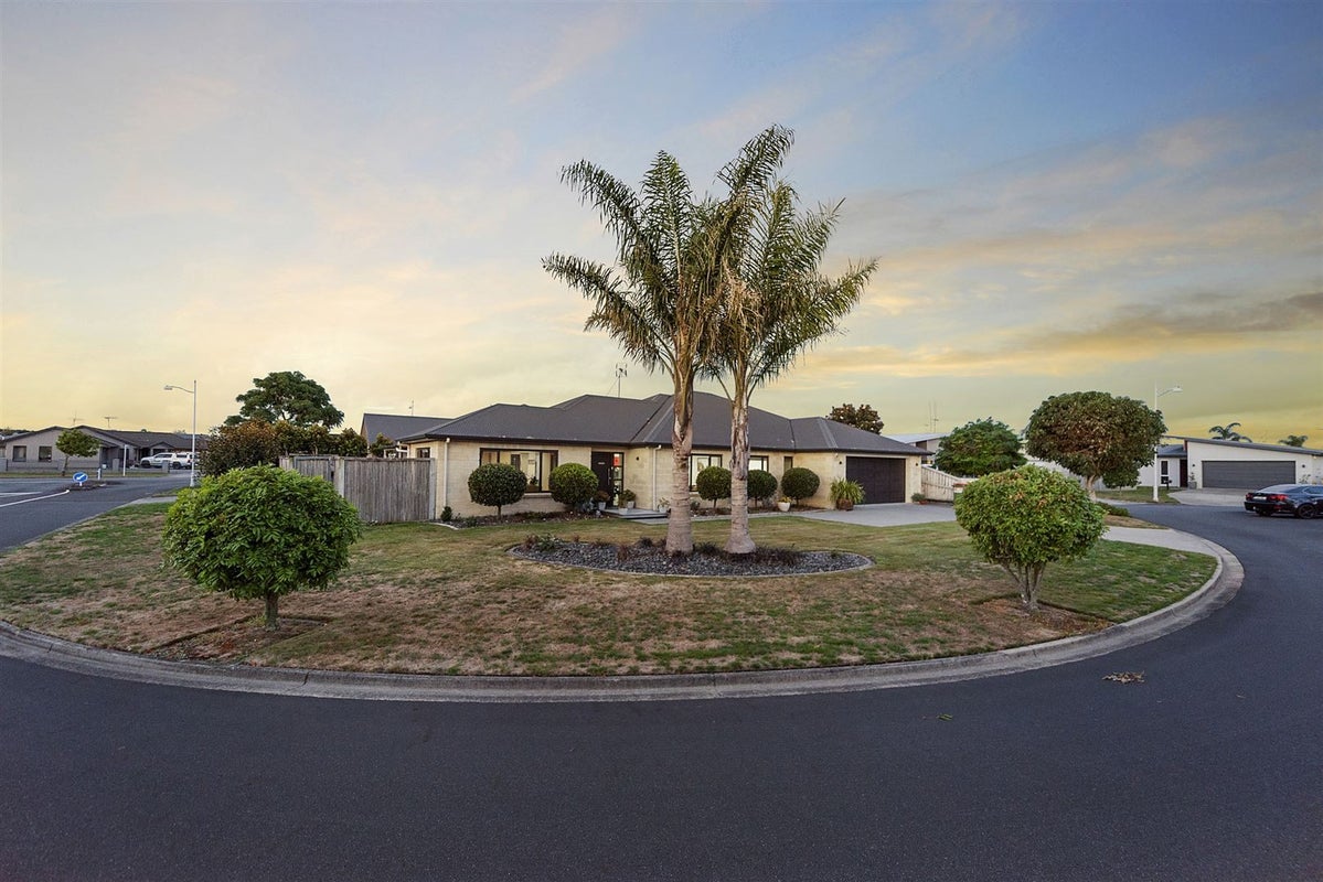 3 Ebony Court, Rototuna North, Hamilton - Carousel 1