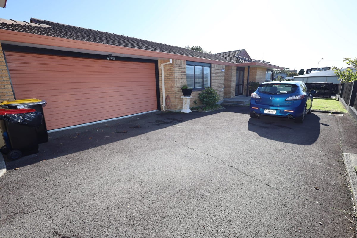 519B Otumoetai Road, Otumoetai, Tauranga - Carousel 2