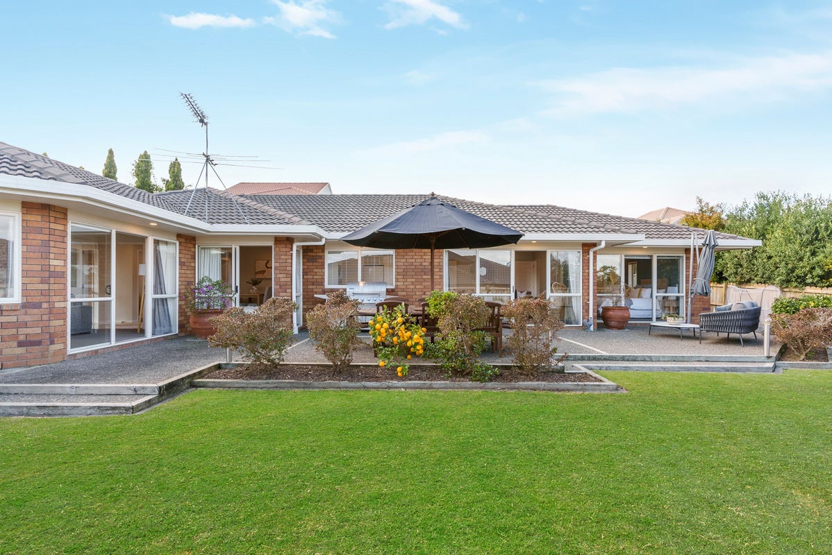 5 Annalong Road, Dannemora, Auckland - Carousel 1