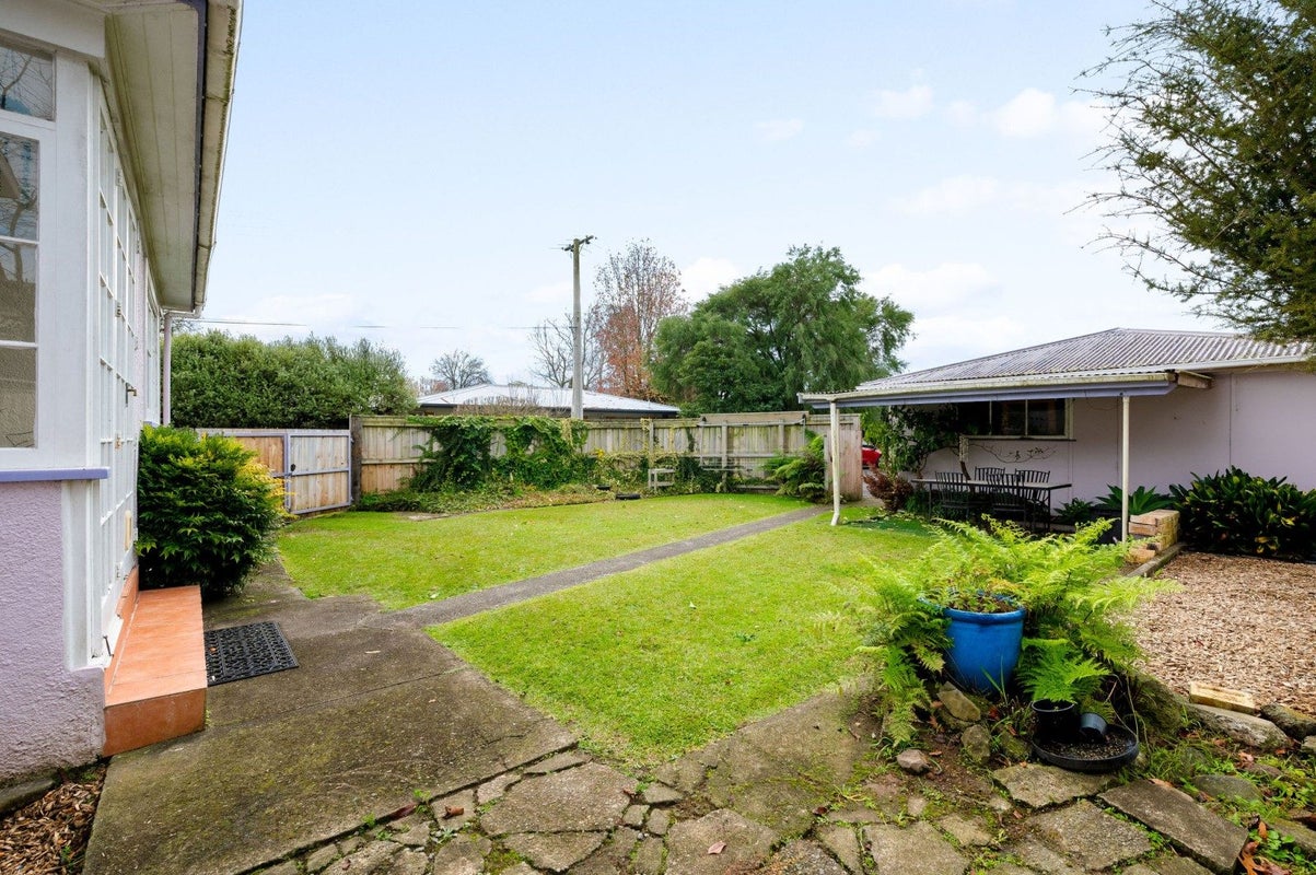 58 Firth Street, Hamilton East, Hamilton - Carousel 3