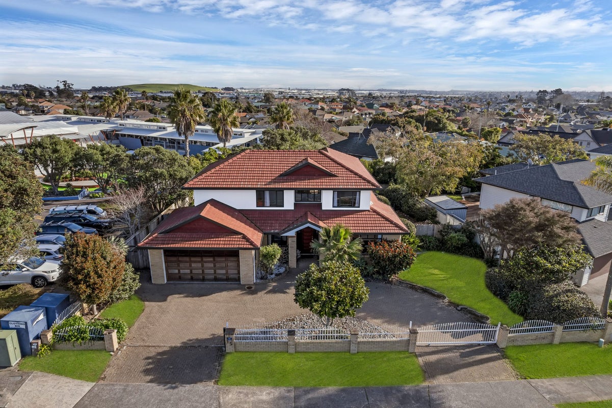 15 Kilkenny Drive, Dannemora, Auckland - Carousel 1