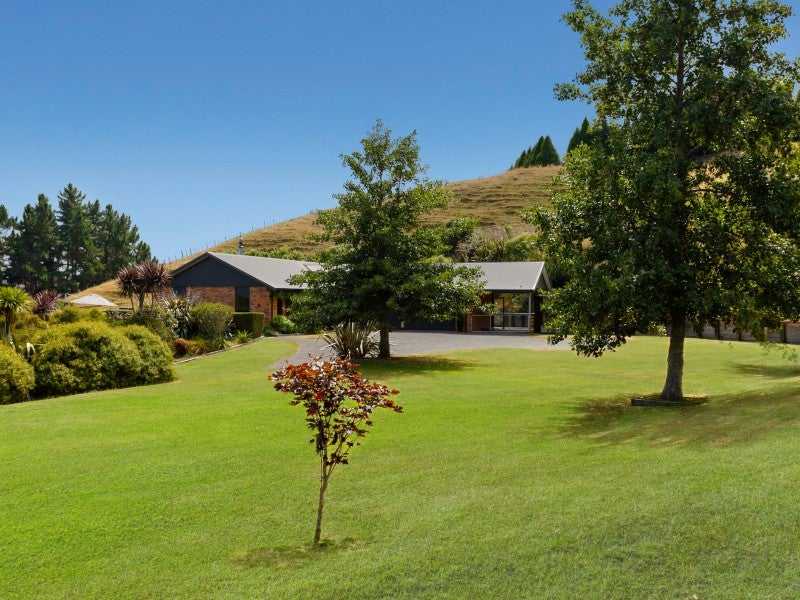 34 Piro Place, Acacia Bay, Taupo - Carousel 1