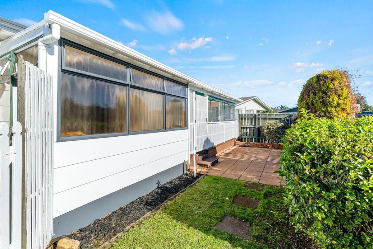 15A Saunders Place, Gonville, Whanganui - Carousel 2