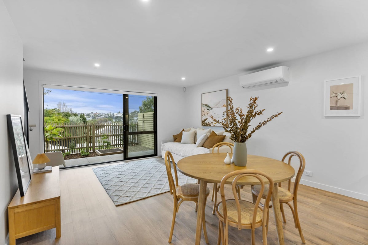 2/35 Garadice Road, Rothesay Bay, Auckland - Carousel 2