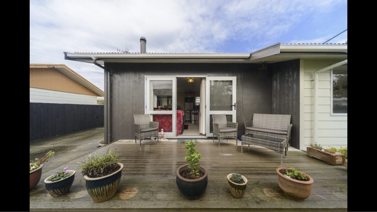 35 Peter Hall Drive, Kelvin Grove, Palmerston North - Carousel 2