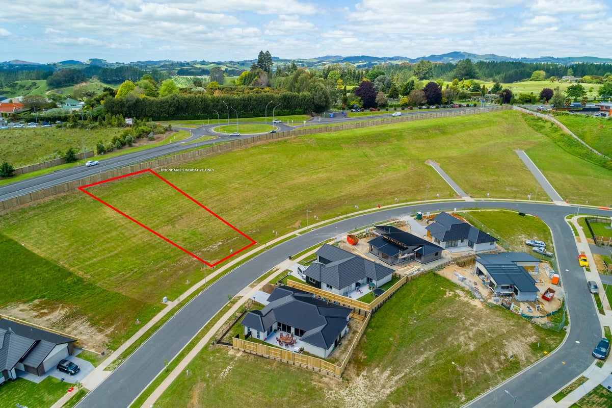 51 Whakaturou Crescent, Pyes Pa, Tauranga - Carousel 1