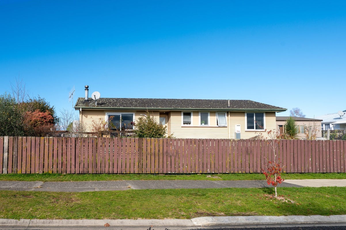 27 Te Rangitautahanga Road, Turangi, Turangi - Carousel 2