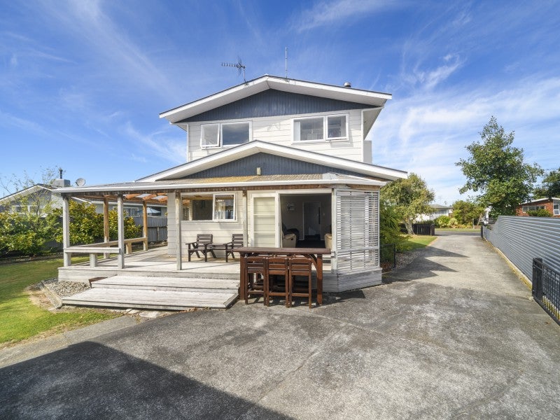 19 Abraham Crescent, Milson, Palmerston North - Carousel 1