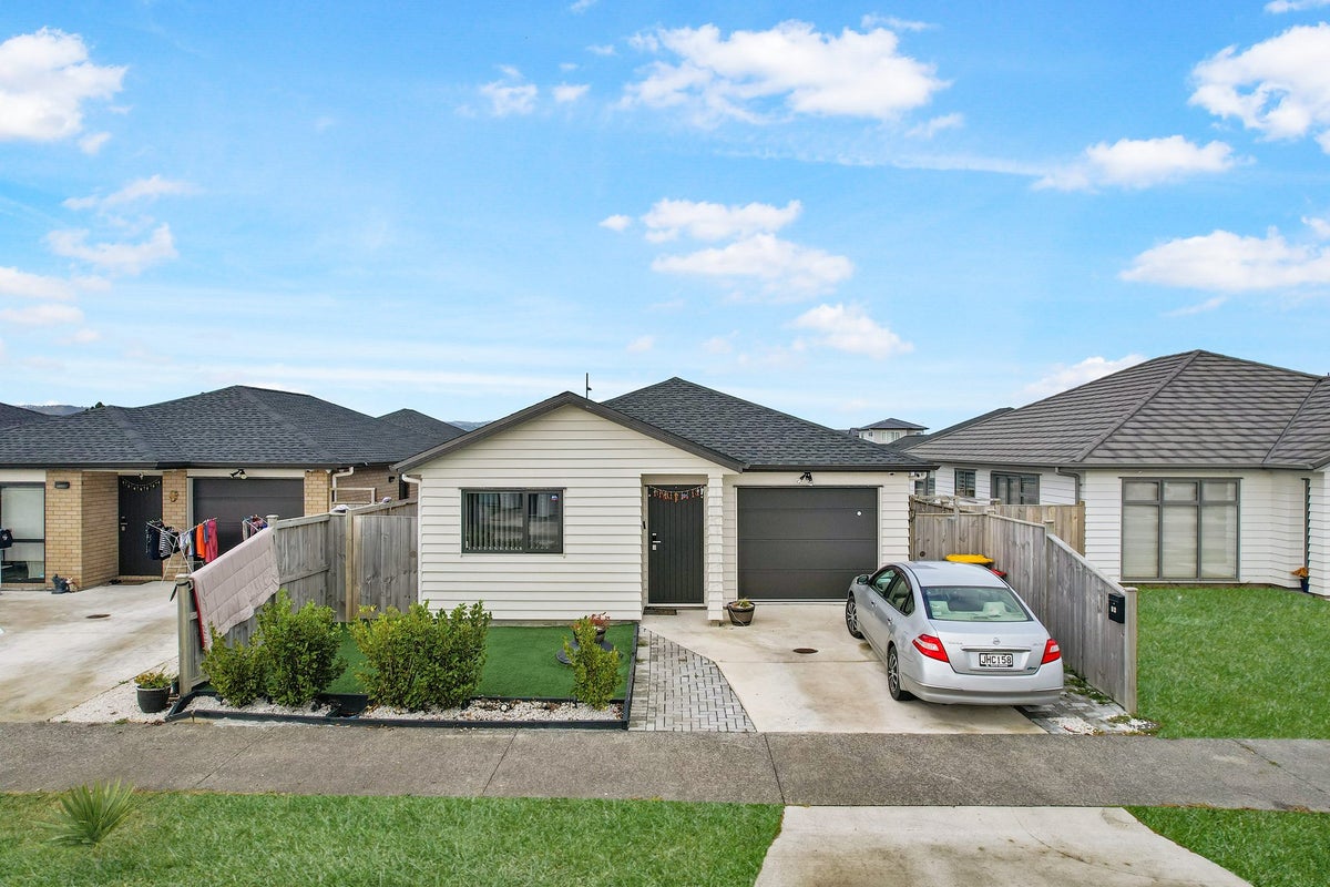 14 Silver Beech Street, Takanini, Auckland - Carousel 2