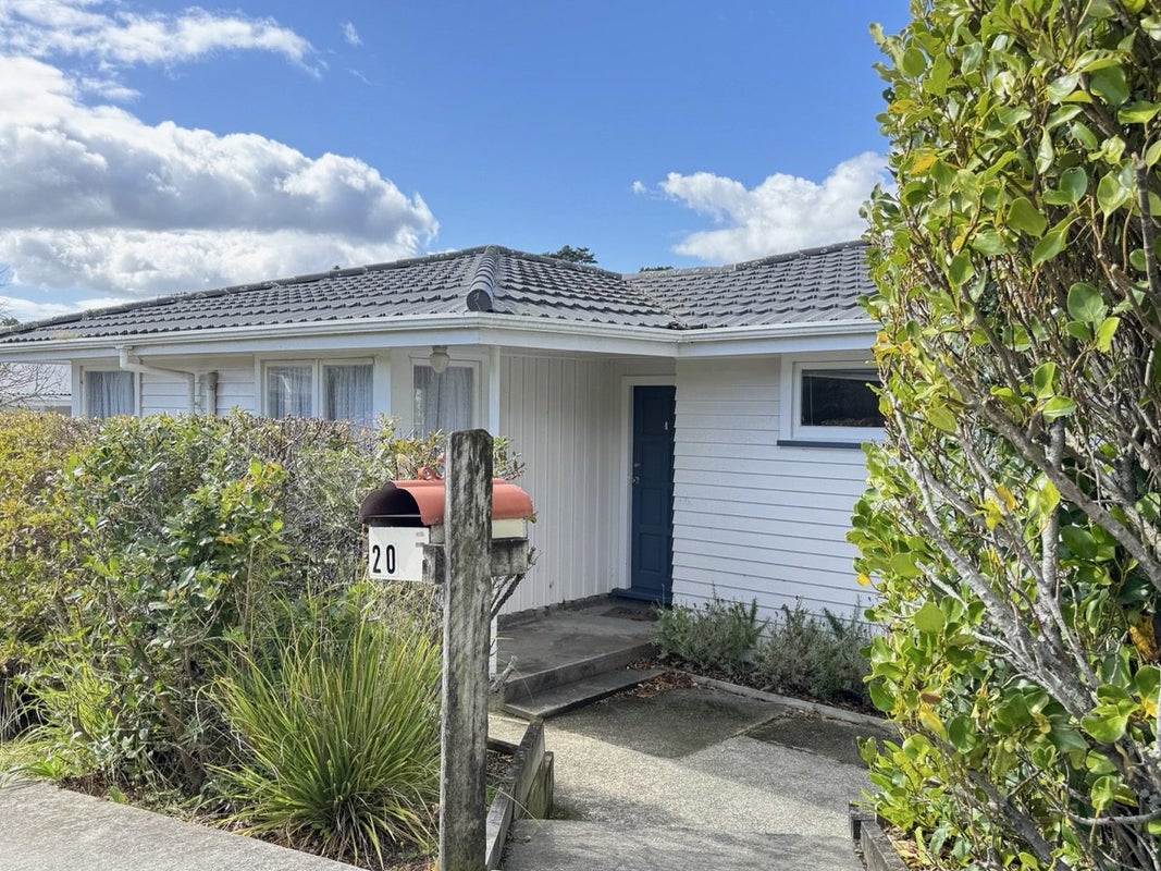 20 Mark Avenue, Paparangi, Wellington - Carousel 2