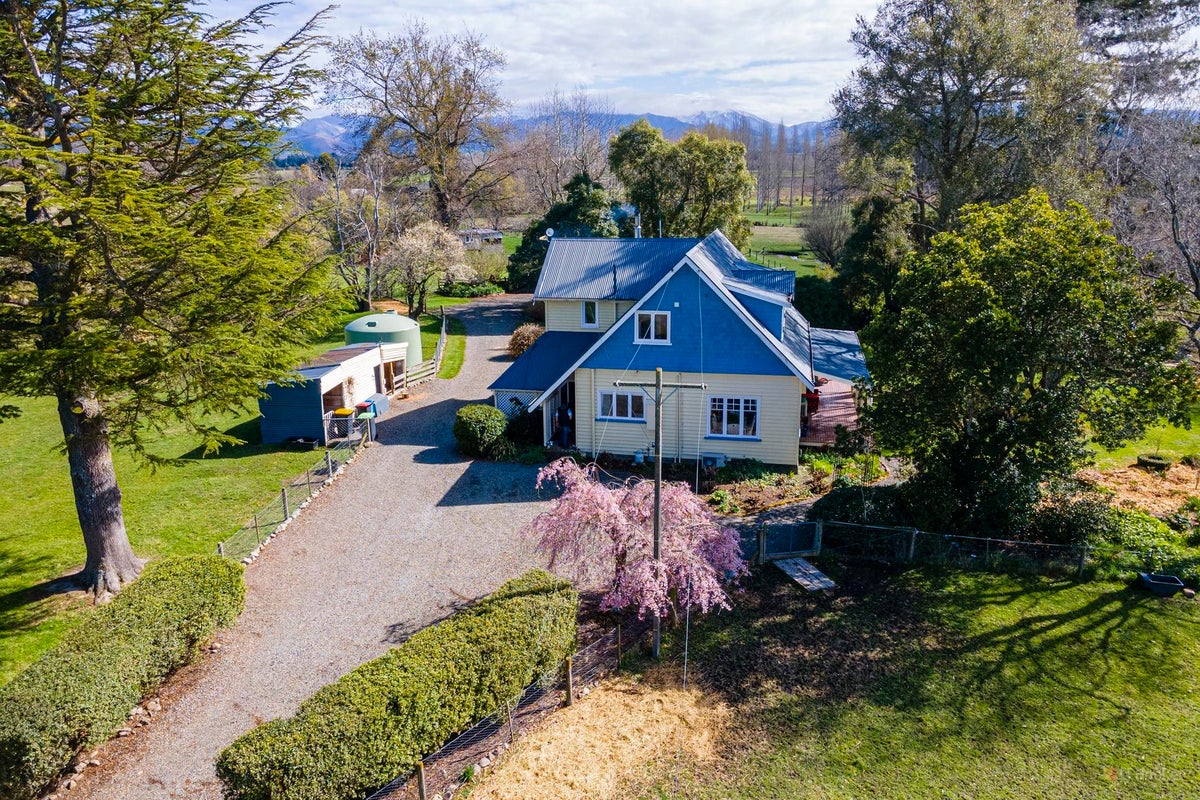 104 School Road, Pleasant Valley - Carousel 21