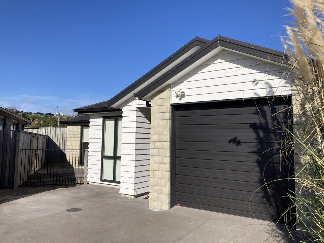 20 Foley Grove, Pyes Pa, Tauranga - Carousel 2
