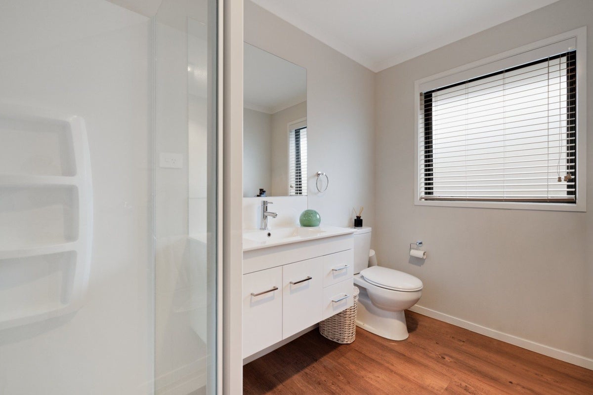 17 TE WHARO DRIVE - Carousel 15