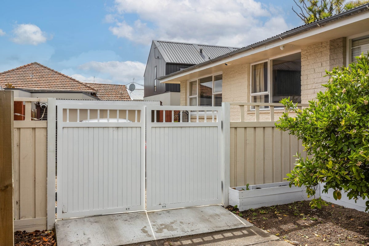 4/59 Purchas Street, St Albans, Christchurch - Carousel 13