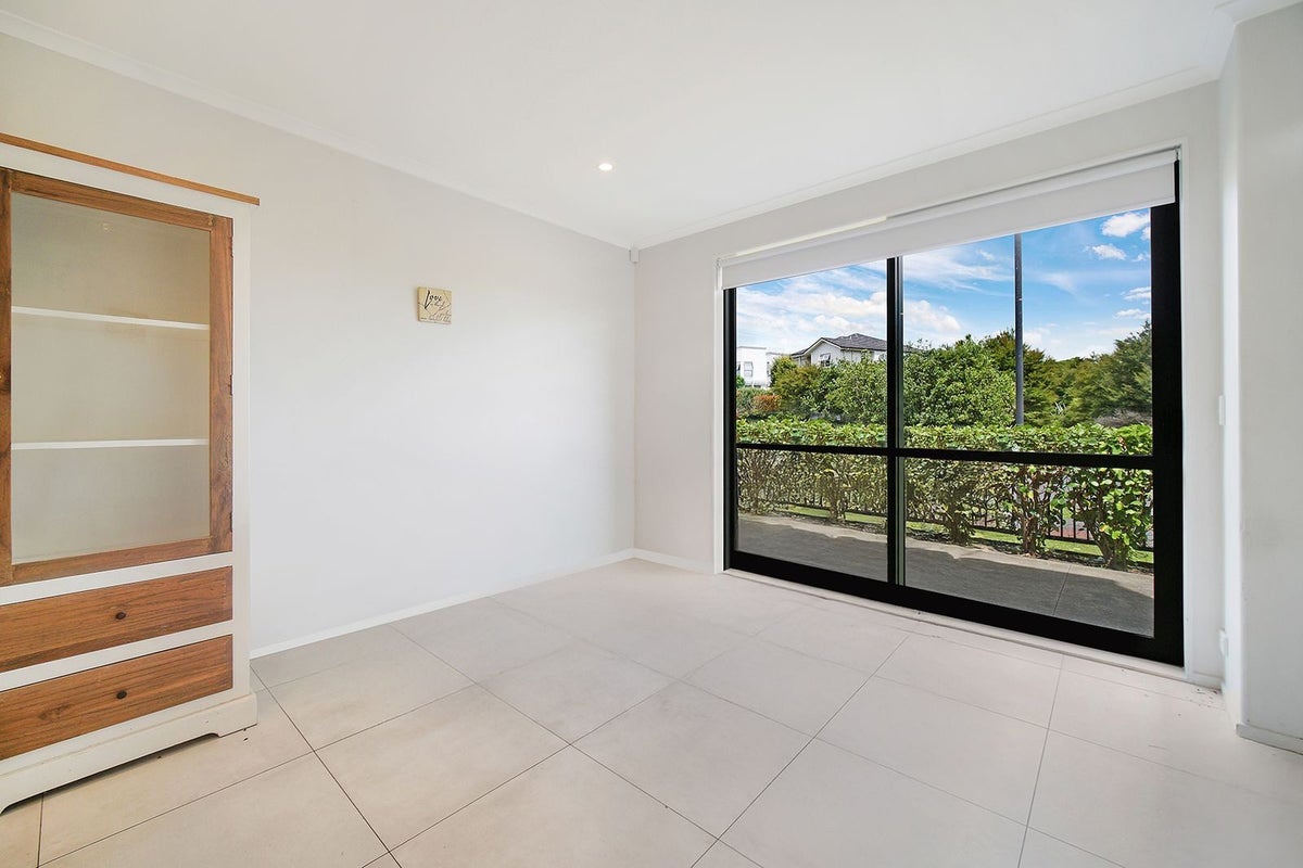 61 Matairangi Avenue, Totara Heights, Auckland - Carousel 2